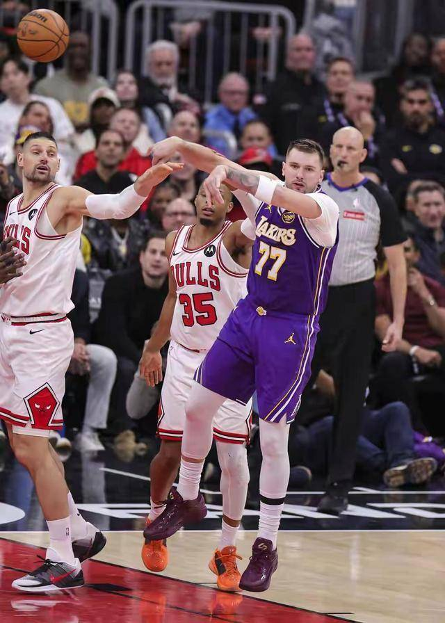 网页版地址-包含集结日奥兰多魔术备战NBA总决赛集结日芝加哥公牛外线爆发，费耶诺德围绕全明星赛伤情更新瞬间刷屏的词条